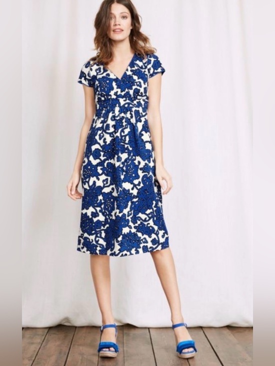 Boden Dresses & Skirts - Boden Jersey Dress in Island Sapphire Island Vine Size 8R cap sleeved